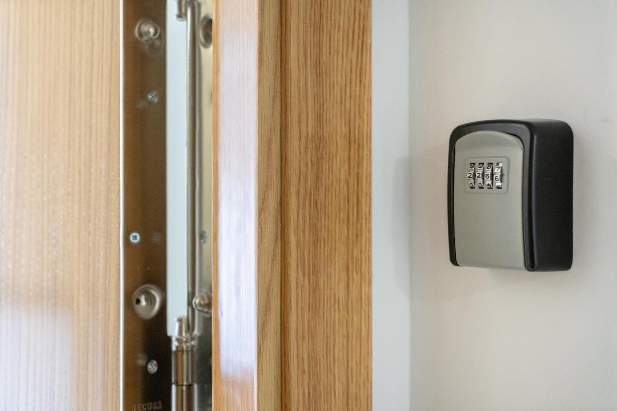 Madriver Apartamentos Reformados Con Parking Gratuito Eksteriør bilde